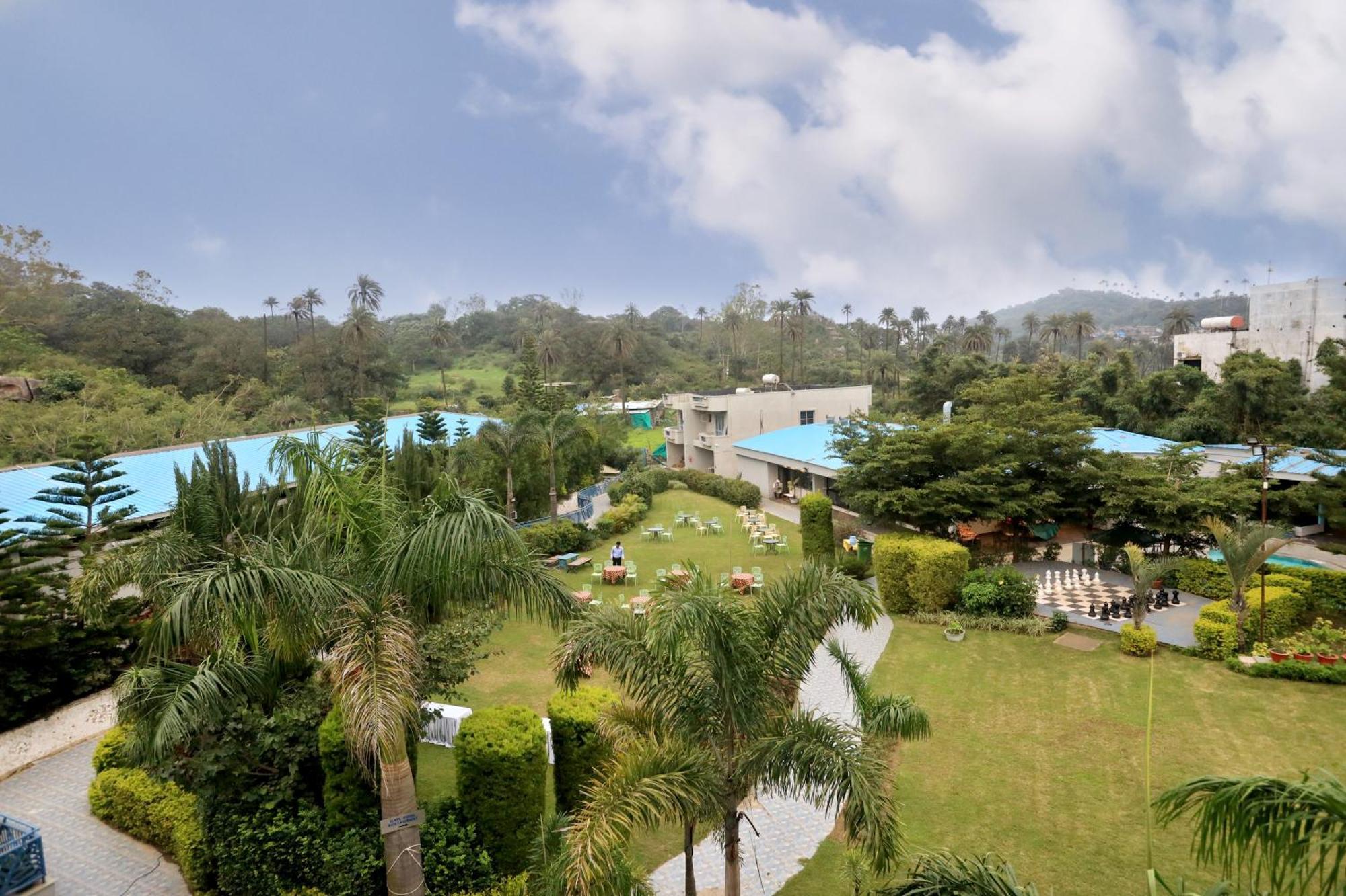 Hummingbird Resort Маунт-Абу Экстерьер фото